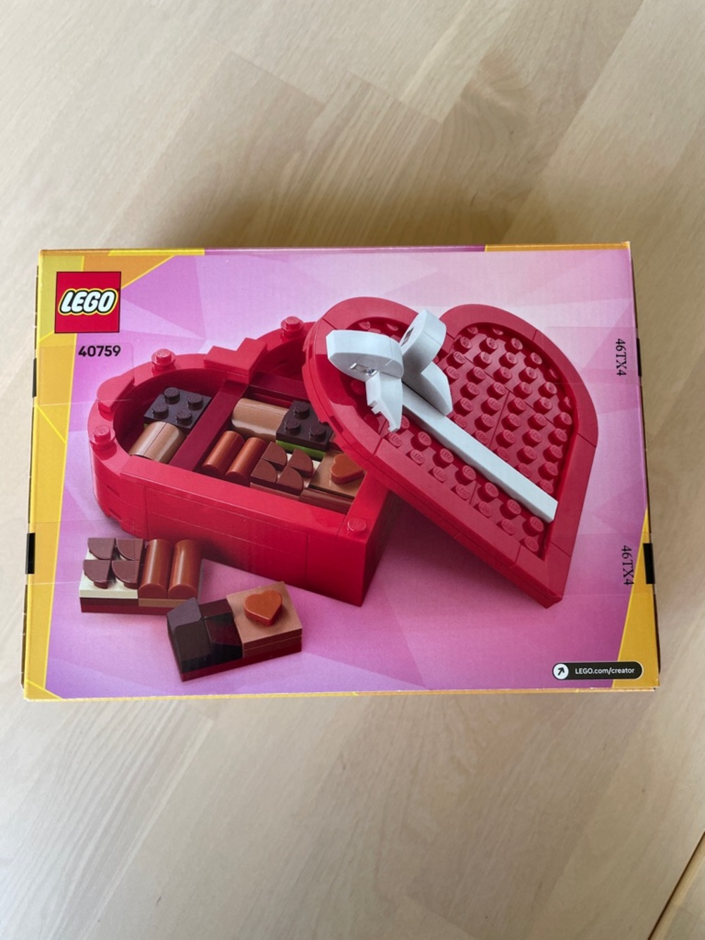 NIB LEGO Creator Seasonal Set 40759 Celebration Series: Valentine’s Day Box - Picture 2 of 6